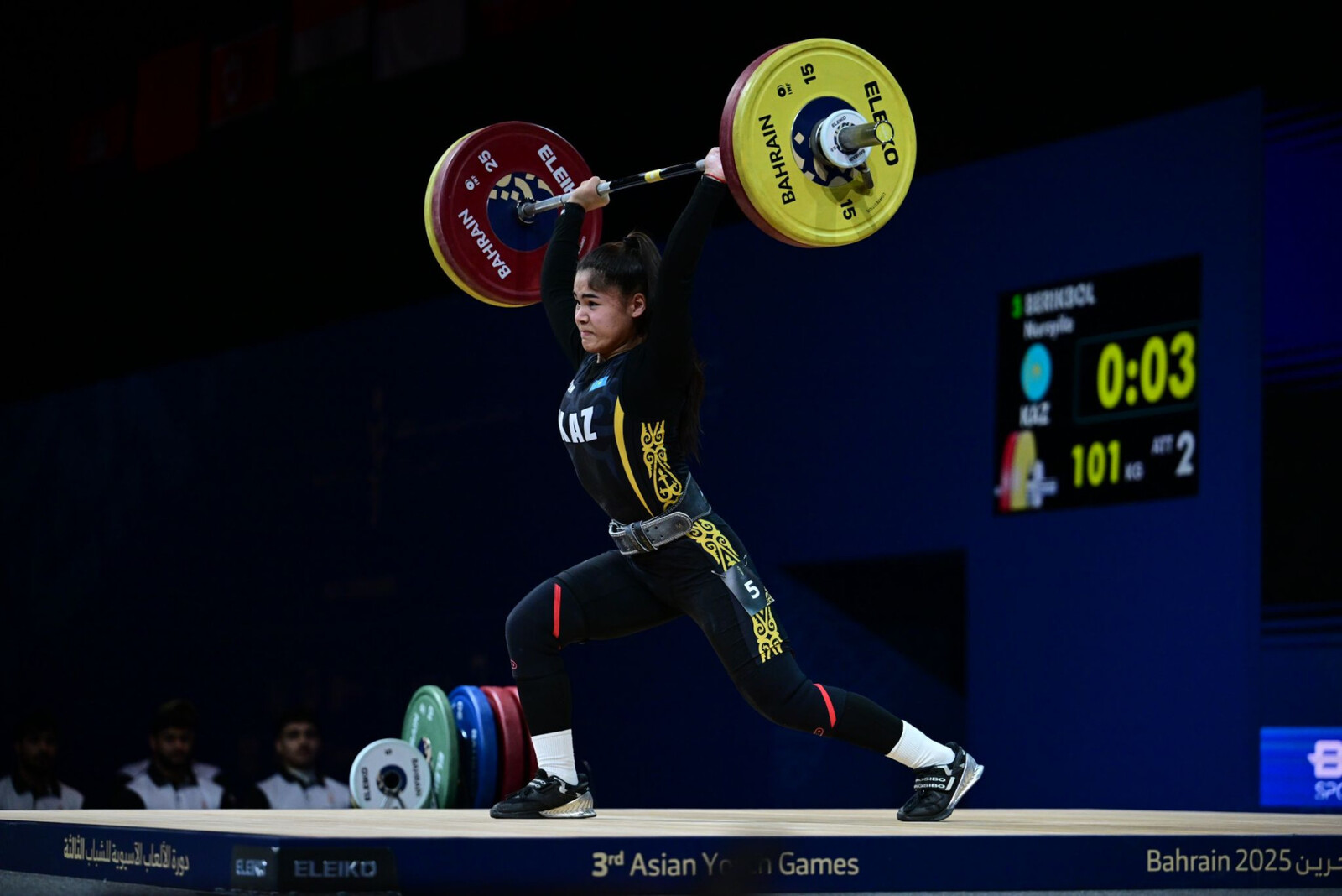 Атлетикалық азиялық әйелдер