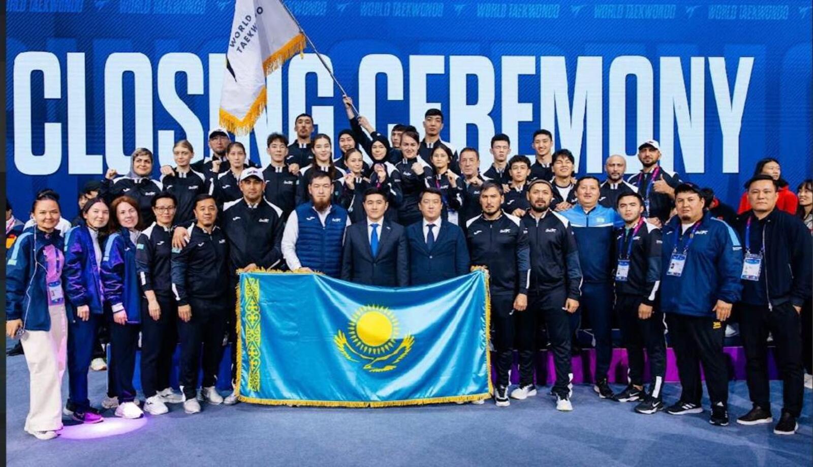 Менухов Александр Александрович, Суретшілер одағының мүшесі Эро порно шоу теледидар