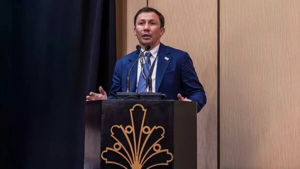 Геннадий Головкин Қазақстан боксшыларын әлем чемпионатындағы жетістігімен құттықтады