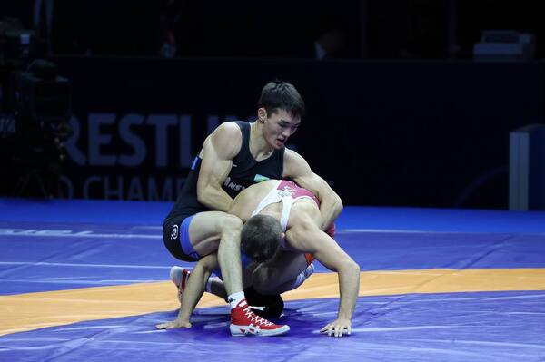 Әлем чемпионаты: Айдос Сұлтанғали мен Мерей Мәулетқанов  алғашқы белдесуде жеңіске жетті