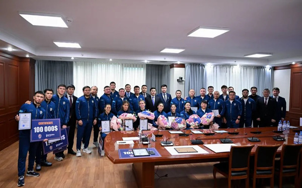 Бокстан әлем чемпиондарына қомақты сыйақы берілді