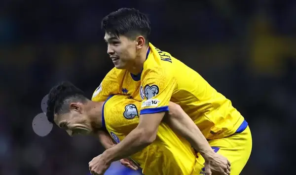 Екі қазақстандық футболшы УЕФА-ның үздік құрамына енді