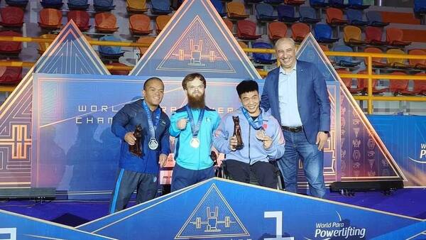 Давид Дегтярев үш дүркін әлем чемпионы атанды