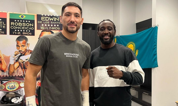 Жәнібек Әлімханұлы Теренс Кроуфордпен жекпе-жекке шығуға дайын екенін айтты