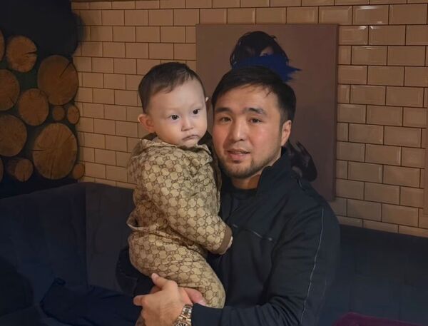 Елдос Сметов Елдос-Смет есімін иеленген балақайға бата берді