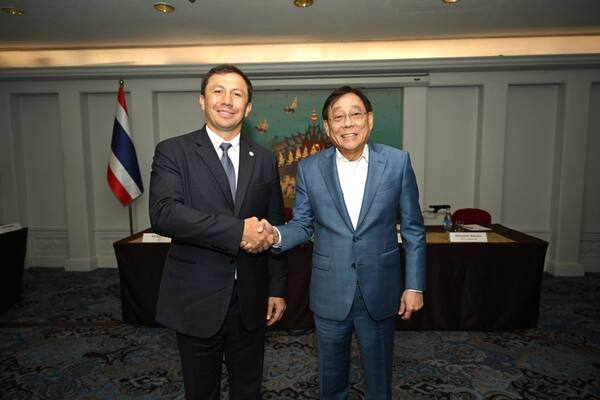 Геннадий Головкин Asian Boxing уақытша президентімен кездесті