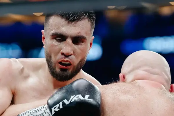 Баходир Жалолов Өзбекстандағы турнирде қарсыласын нокаутпен жеңді