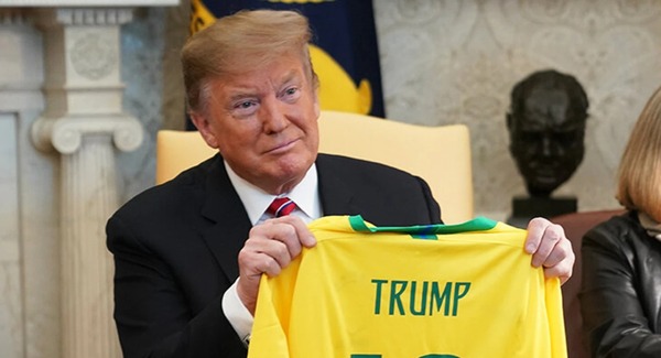 Трамп футболдан әлем чемпионатын тамашалағысы келетіндерге кеңес берді