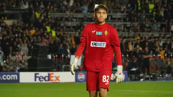 Шерхан Қалмырза өзіне сыйға берілген көлік туралы айтты