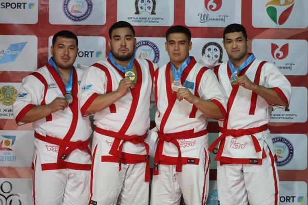 Қазақ күресінен ересектер арасындағы ҚРЧ: Үшінші жарыс күнінің үздіктері анықталды