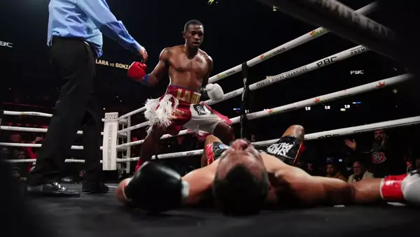 Эрисланди Лара Сан-Антониода өткен айқаста чемпиондық белбеуін сенімді қорғады