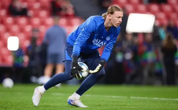 ПСЖ ресейлік қақпашыны командалық фотодан алып тастады