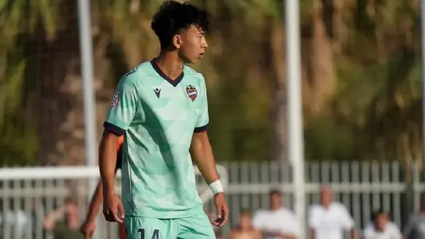 Қазақстандық футболшы испаниялық клубпен келісімшарттың шарттарын ашып айтты