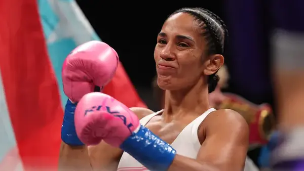 Гиннестің рекордтар кітабына енген боксшы әлем чемпиондық атағын қорғады