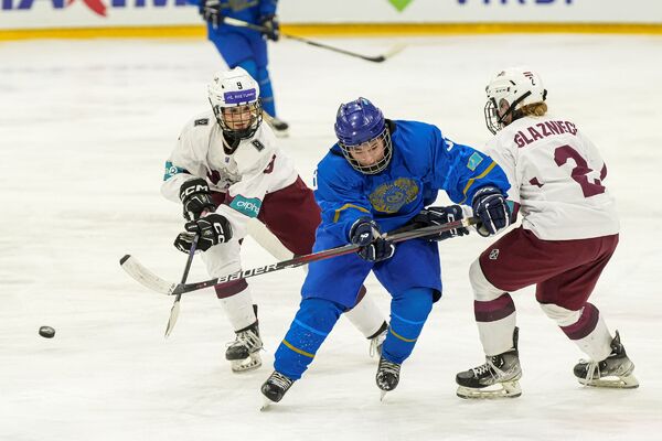 Хоккей: Қазақстандық қыздар әлем чемпионатында қатарынан үшінші рет жеңіске жетті