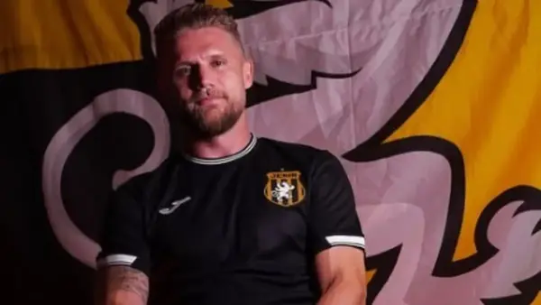 Александр Меркель «Жеңіс» клубында Германия азаматы ретінде ойнайды