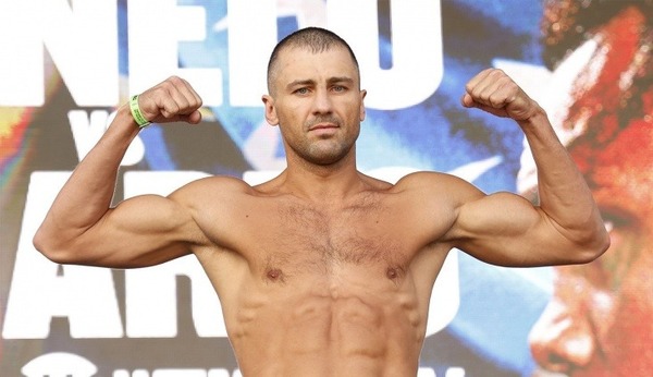 Кәсіпқой боксшы Александр Гвоздик алғаш рет нокаутпен жеңілді