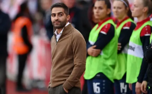 Әдепсіз әрекет: футболдан ұлттық құрама бапкері қызметінен босатылды