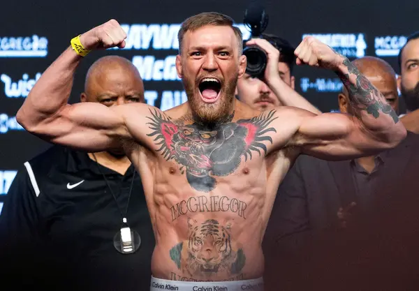 Конор МакГрегор UFC октагонына қайта оралады