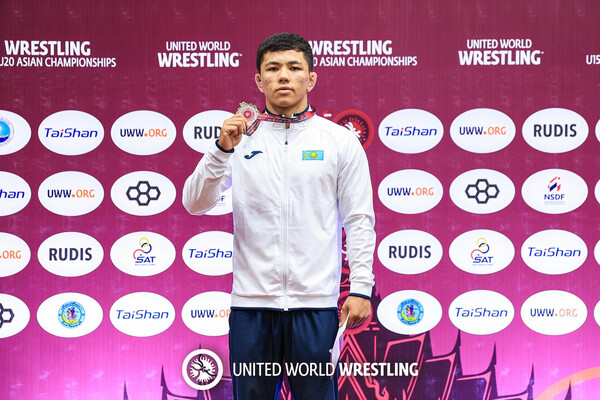 Қазақстан балуандары U20 Азия чемпионатын 18 медальмен түйіндеді