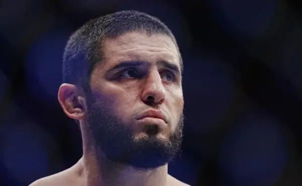 Ислам Махачев UFC-дегі мансабында қанша табыс тапты?